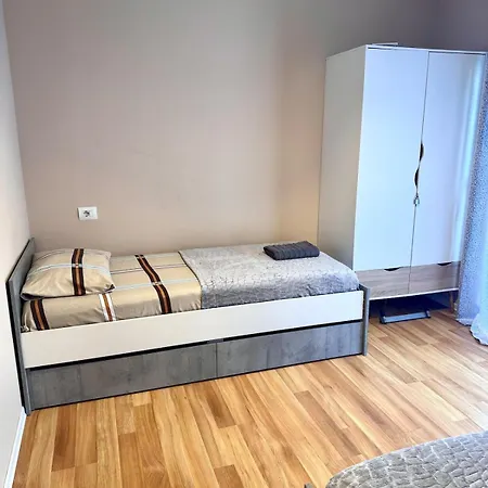 Spacious Apartman