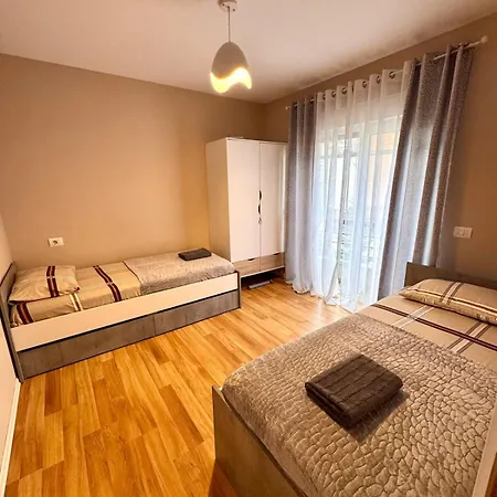 Spacious Apartment *