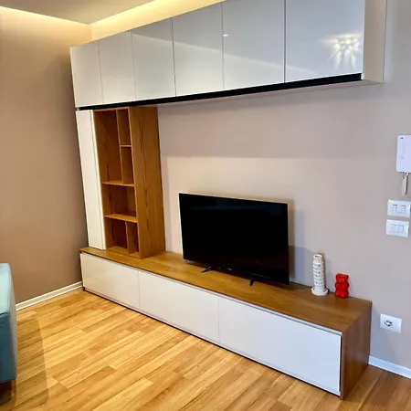 Apartment Spacious Tirana