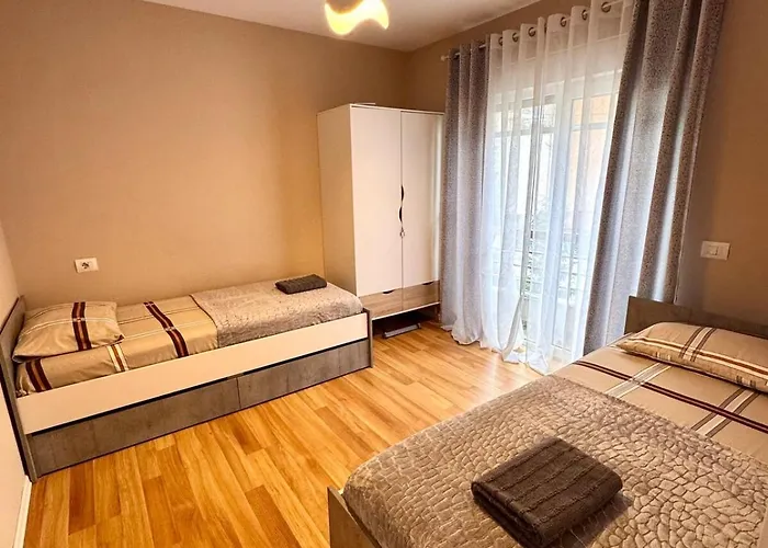 Spacious Apartment *