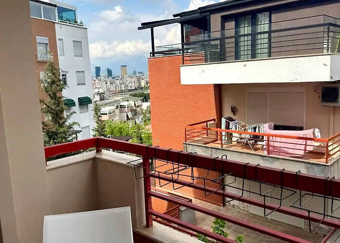 Spacious Апартаменты Тирана